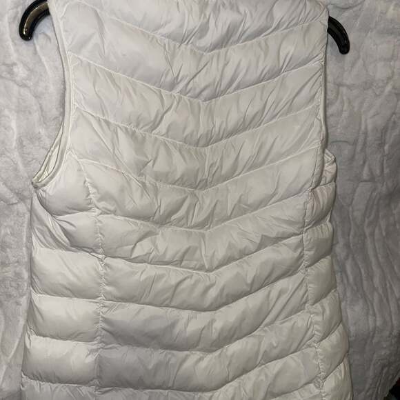 32 Degrees - Picture 4 of 4